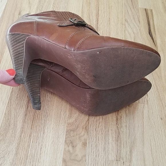 Leather ankle boots - Picture 3 of 7